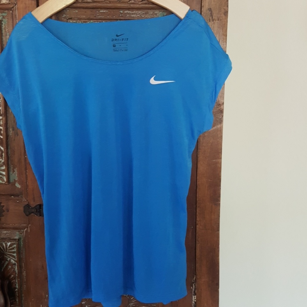 Nike top